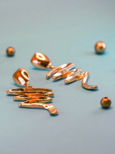 Cobra Curve Earrings