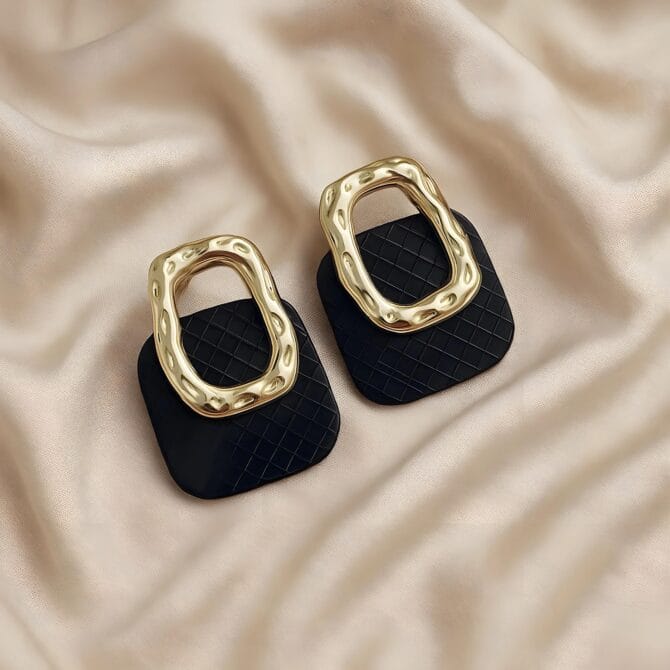 Obsidian Square