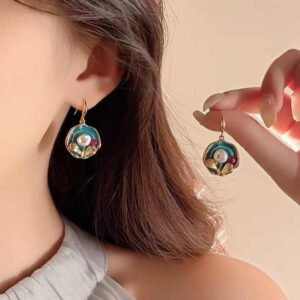Embrace elegance with the Nova Drip Earrings, where vintage allure meets modern sophistication. A cascade of artistry and style, each piece sings a poetic fusion of classic glamour and contemporary chic—a timeless dream for every radiant soul.