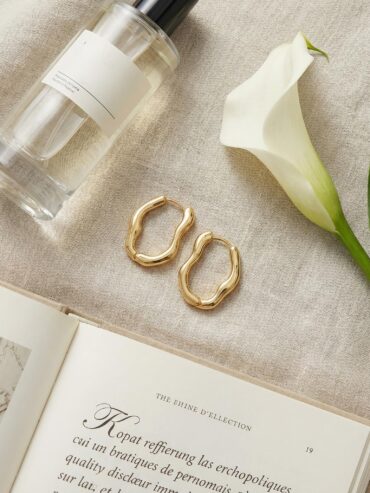 Mila Noir Black Statement Earrings – Vintage Edge